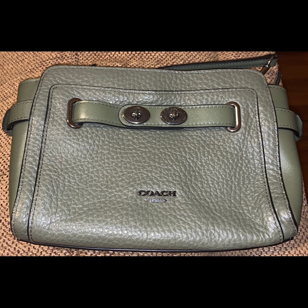 Green tiny coach bag
